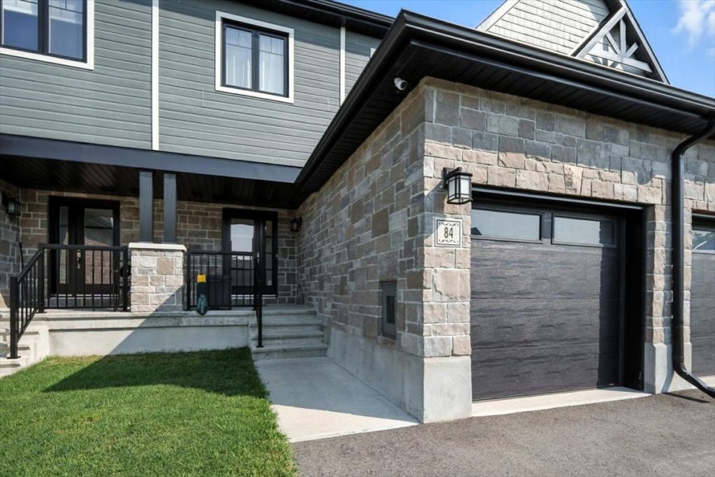 02-84 Gilberte St - JUL 28 2025-02