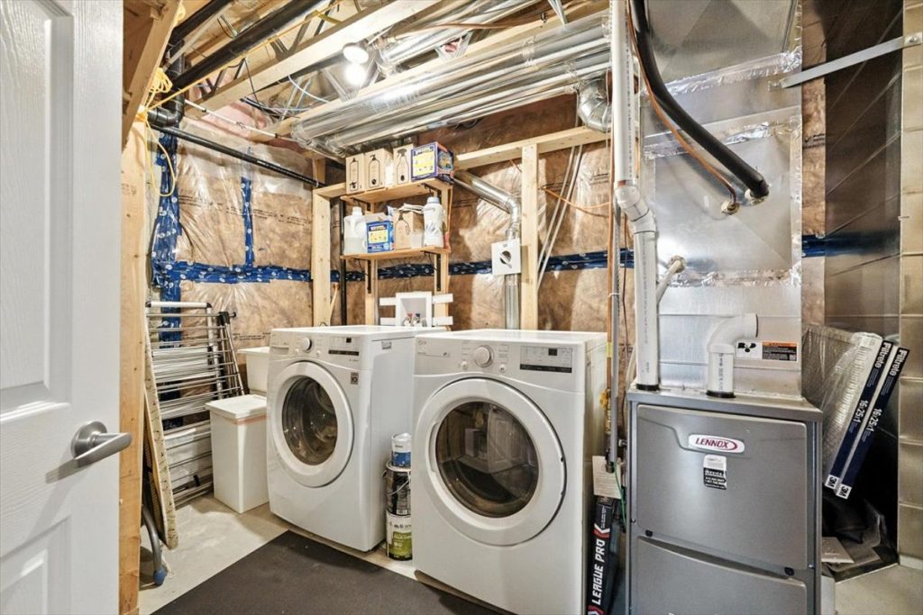 33-84 Gilberte St - JUL 28 2025-33