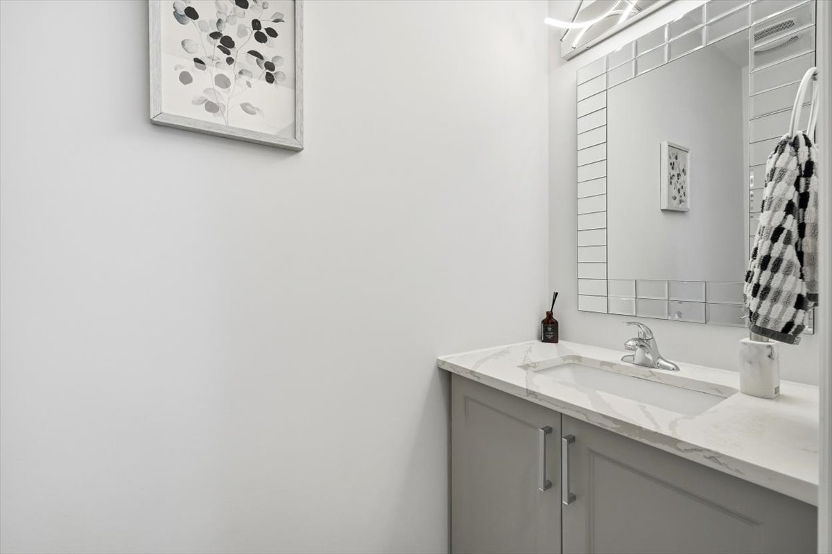 21-1082 Docteur Corbeil Blvd - JAN 06 2026-23