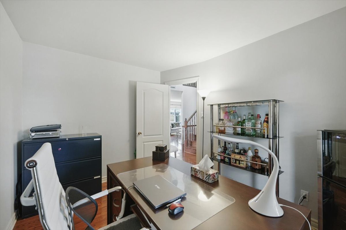 06-2709 Sylvain St - JUN 12 2025-06