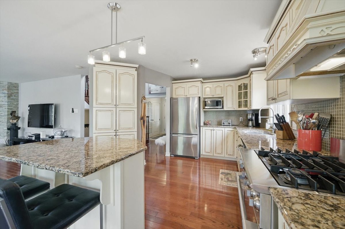 09-2709 Sylvain St - JUN 12 2025-09